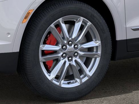 New 2026 Cadillac XT5 Sportv w/ LPO, Floor Liner Package image 9