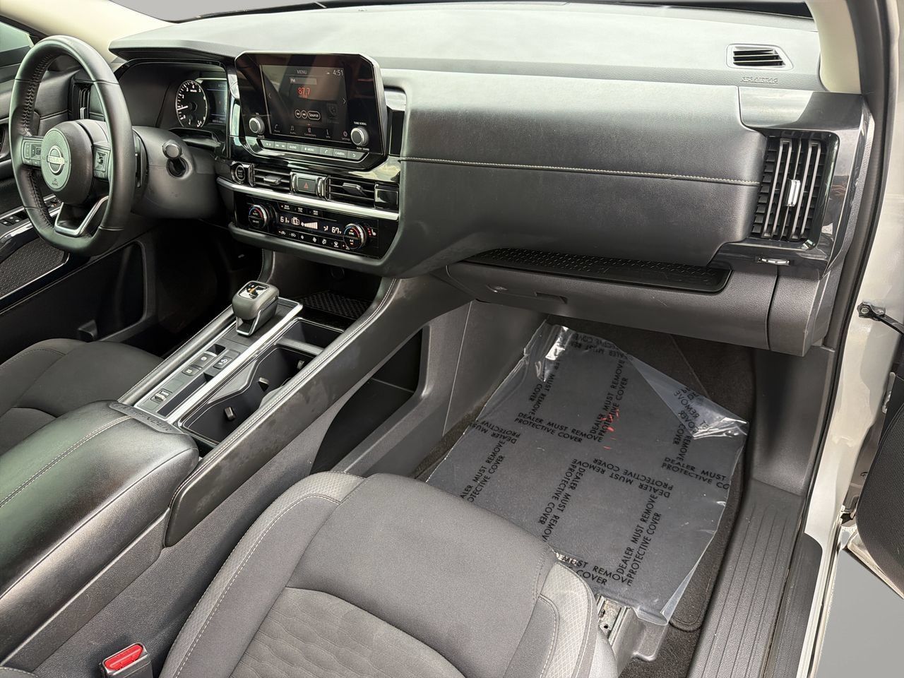 Used 2024 Nissan Pathfinder SV FWD image 11