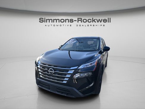 Used 2025 Nissan Rogue SV AWD/4WD image 5
