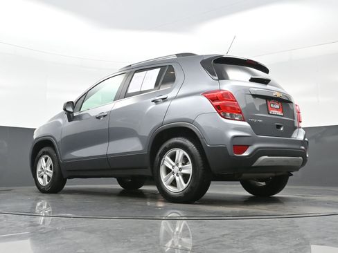 Used 2020 Chevrolet Trax LT w/ LPO, Cargo Package AWD/4WD image 28