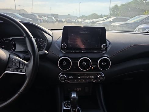 Used 2025 Nissan Sentra SR FWD image 12