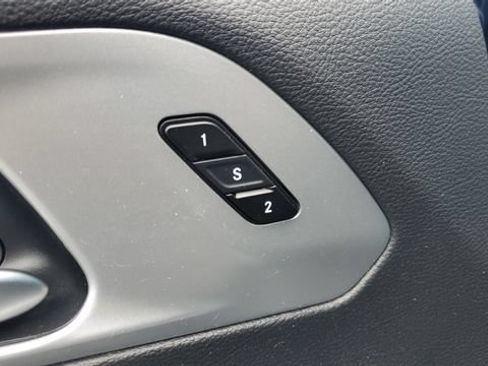Certified 2023 Chrysler Pacifica Touring-L w/ S Appearance Package FWD image 6