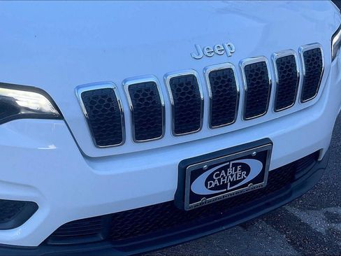 Used 2020 Jeep Cherokee Latitude w/ Cold Weather Group AWD/4WD image 30