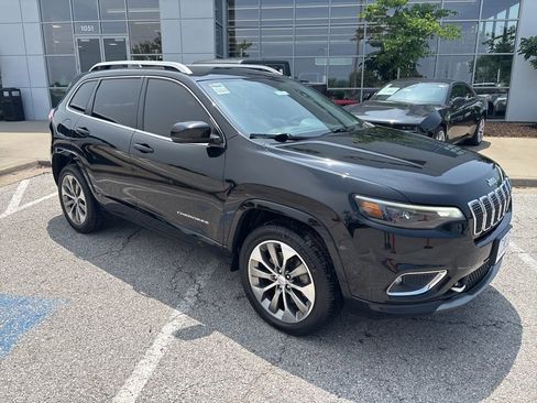 Used 2019 Jeep Cherokee Overland AWD/4WD image 34