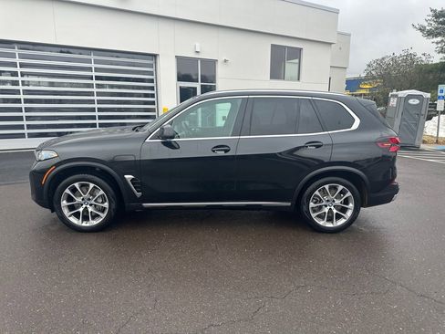 Certified 2025 BMW X5 xDrive50e w/ Premium Package image 5