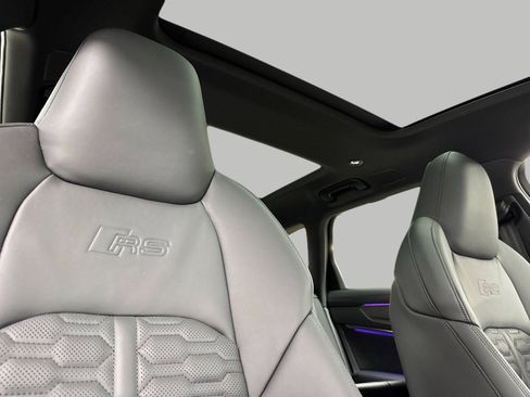 Certified 2024 Audi RS 6 performance AWD/4WD image 17
