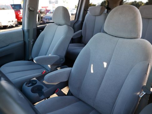 Used 2006 Kia Sedona LX image 6