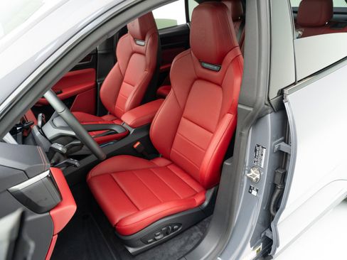 New 2026 Porsche Macan 4S Electric image 5