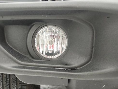 Used 2025 Jeep Wrangler Sport image 11