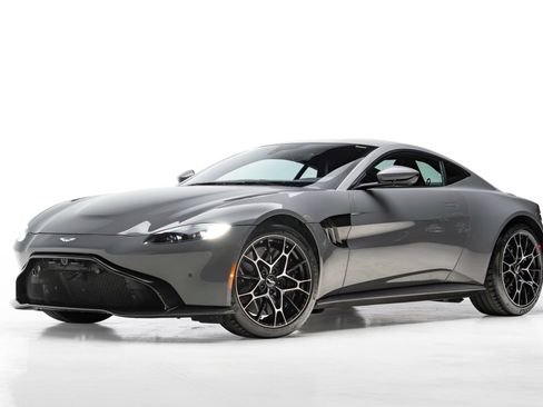 Used 2020 Aston Martin V8 Vantage AMR RWD image 2