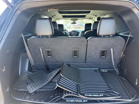 Used 2023 Chevrolet Traverse RS image 38