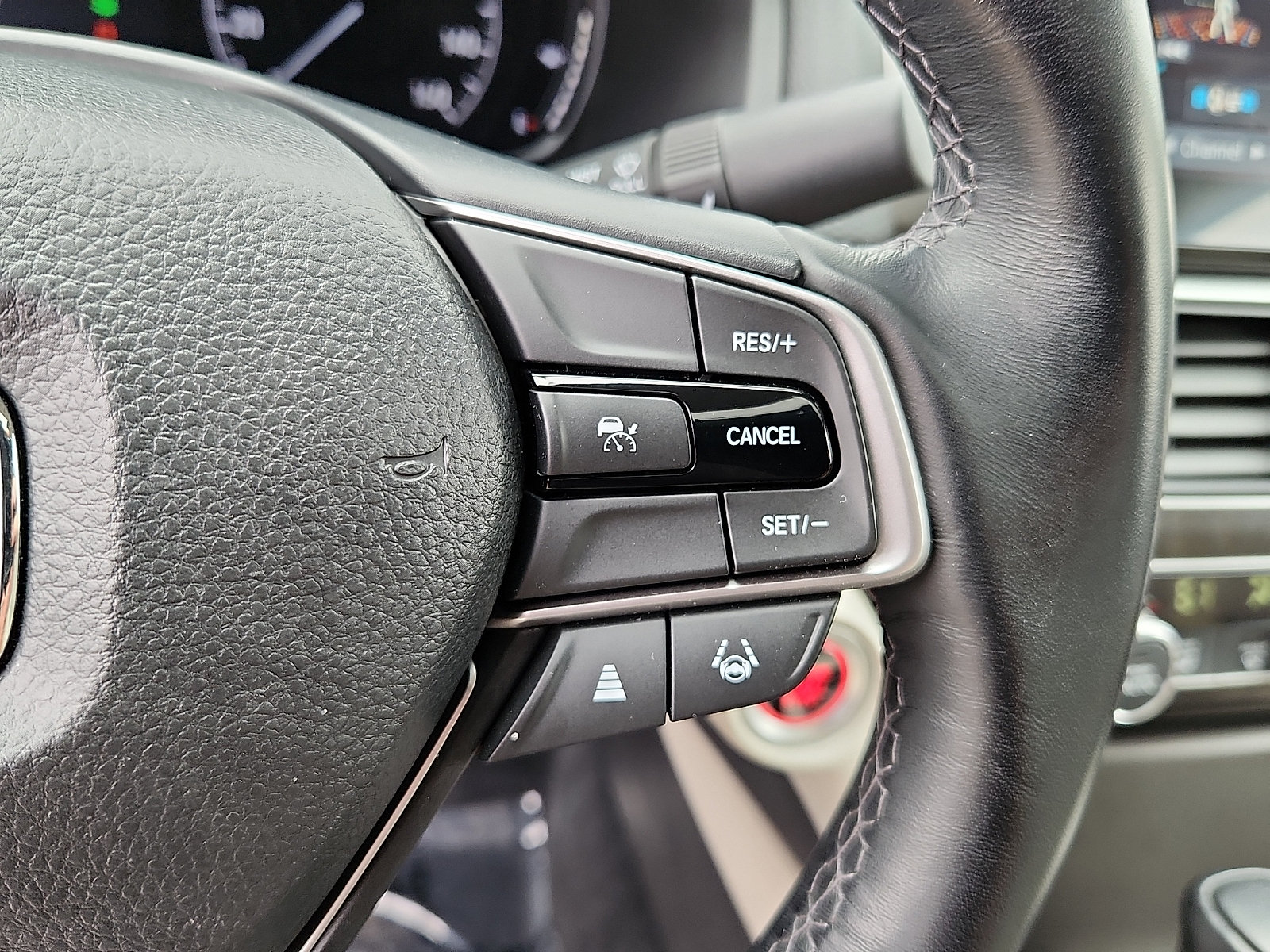 Used 2022 Honda Accord EX-L image 22