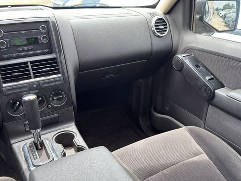 Used 2010 Ford Explorer XLT RWD image 24