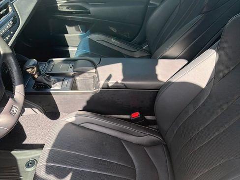 Certified 2022 Lexus ES 350 F Sport w/ Accessory Package 2 FWD image 5