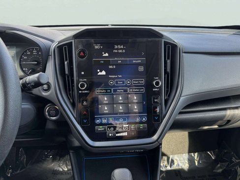 Used 2024 Subaru Crosstrek 2.0i Premium image 31