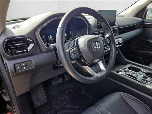 Used 2025 Honda Pilot Elite image 10