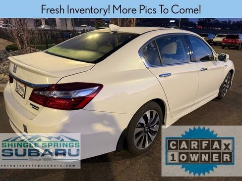 Used 2017 Honda Accord Touring image 4