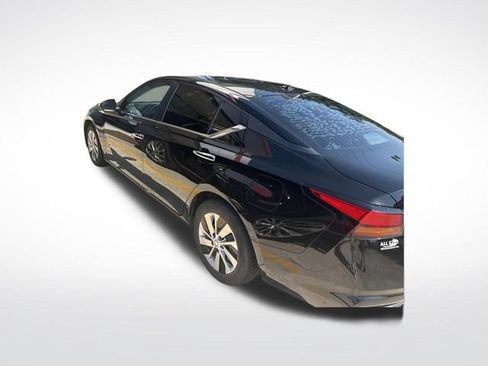Used 2019 Nissan Altima 2.5 S FWD image 11