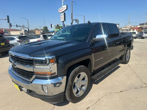 Used 2018 Chevrolet Silverado 1500 LT w/ LT Eassist Package image 7