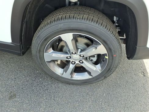 New 2026 Jeep Grand Cherokee L Limited w/ Luxury Tech Group II image 8