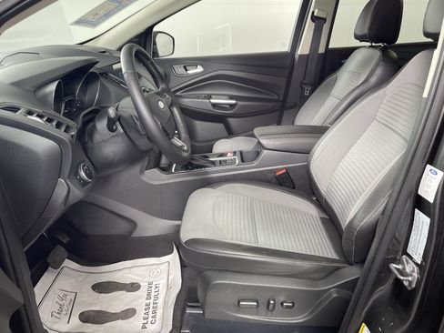 Used 2017 Ford Escape Titanium AWD/4WD image 9