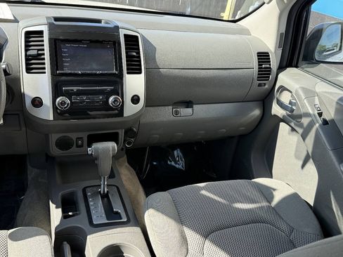 Used 2017 Nissan Frontier SV RWD image 7