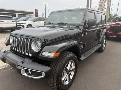 Used 2022 Jeep Wrangler Unlimited Sahara w/ LED Lighting Group AWD/4WD image 3