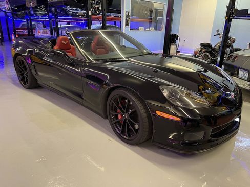 Used 2013 Chevrolet Corvette 427 w/ 1SB Preferred Equipment Group RWD image 2