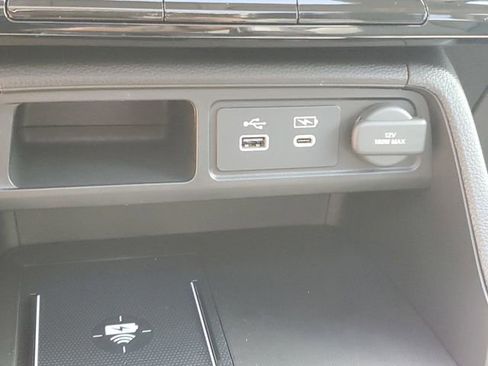 Used 2025 Honda Pilot Touring image 34