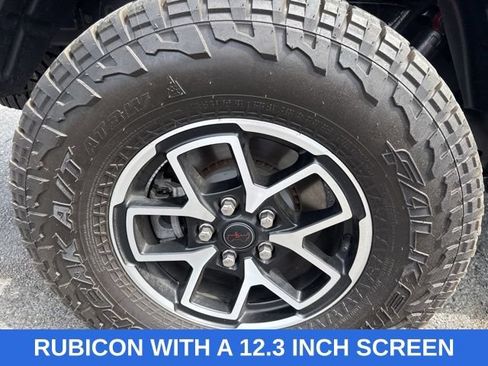 Used 2024 Jeep Gladiator Rubicon w/ Convenience Group AWD/4WD image 10