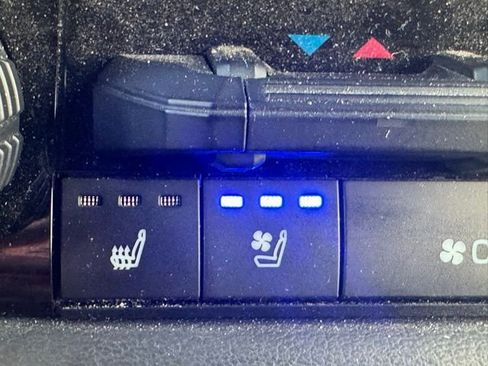 Used 2023 Toyota Tundra Platinum image 27