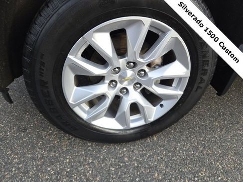 Used 2021 Chevrolet Silverado 1500 Custom image 3