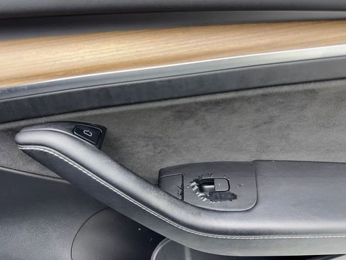 Used 2023 Tesla Model 3 Standard Range image 46