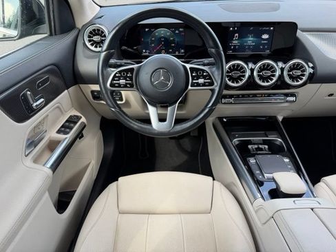 Certified 2023 Mercedes-Benz GLA 250 4MATIC image 11