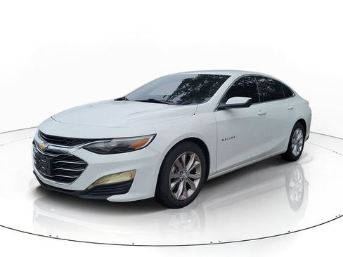 Used 2022 Chevrolet Malibu LT FWD image 2