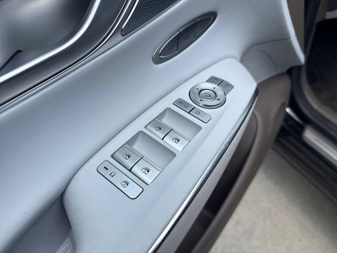 Certified 2026 Genesis GV70 2.5T Advanced AWD/4WD image 11