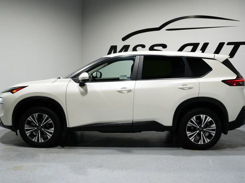 Used 2023 Nissan Rogue SV image 5