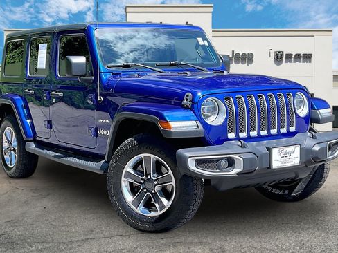 Used 2019 Jeep Wrangler Unlimited Sahara AWD/4WD image 11