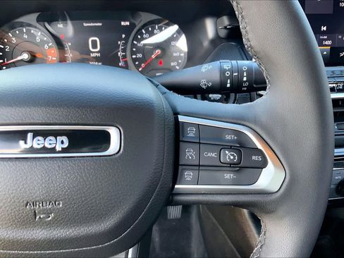 Used 2026 Jeep Compass Limited image 24