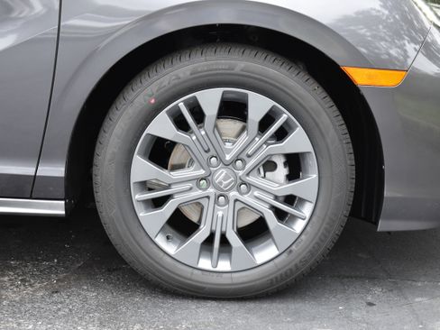 New 2026 Honda Odyssey Touring image 10