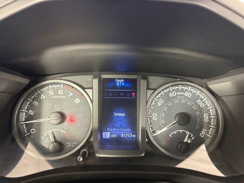 Used 2017 Toyota Tacoma TRD Off-Road w/ Tow Package (A/T) AWD/4WD image 22