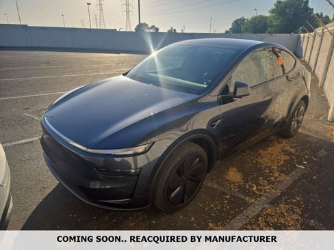 Used 2026 Tesla Model Y Long Range RWD image 1