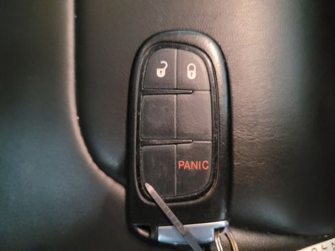 Used 2020 Jeep Cherokee Latitude Plus AWD/4WD image 32