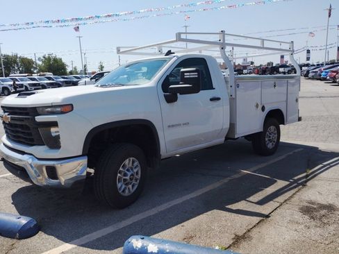 Used 2025 Chevrolet Silverado 2500 W/T RWD image 1