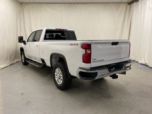 Used 2025 Chevrolet Silverado 3500 LT w/ Safety Package AWD/4WD image 5