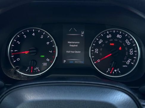Used 2020 Toyota RAV4 XLE w/ Convenience Package FWD image 27