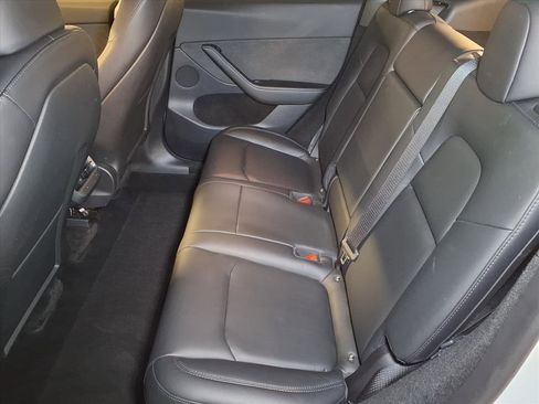 Used 2023 Tesla Model Y Performance image 16