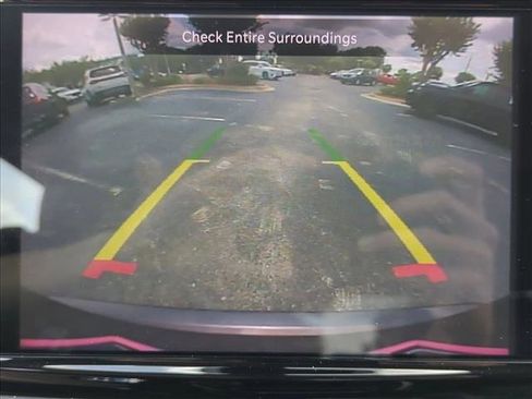 Used 2023 Chrysler Pacifica Touring-L FWD image 13