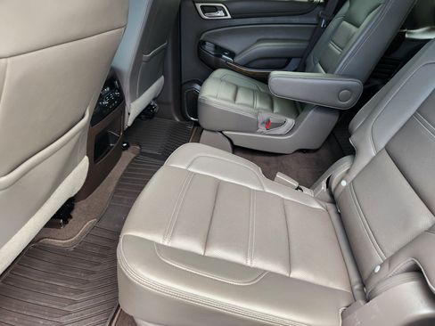 Used 2020 GMC Yukon Denali w/ Denali Premium Package RWD image 13