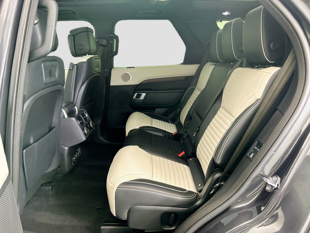 Used 2022 Land Rover Discovery HSE R-Dynamic AWD/4WD image 20